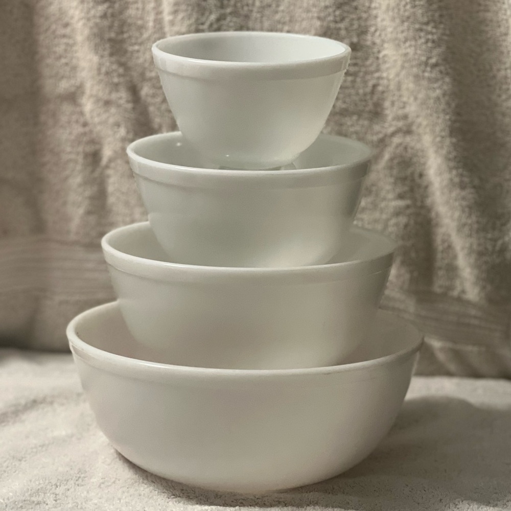 Pyrex Opal White Mixing Bowl Set of 4